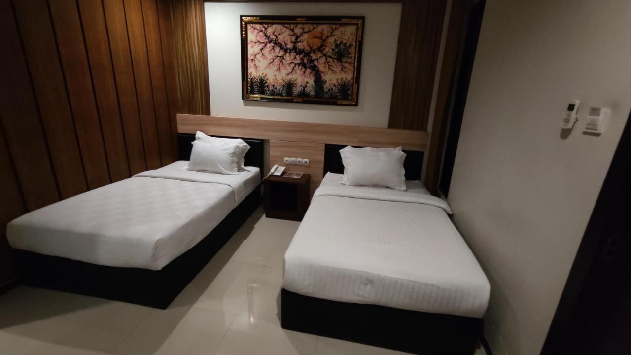 Mirabell Hotel & Convention Hall Malang Exteriér fotografie
