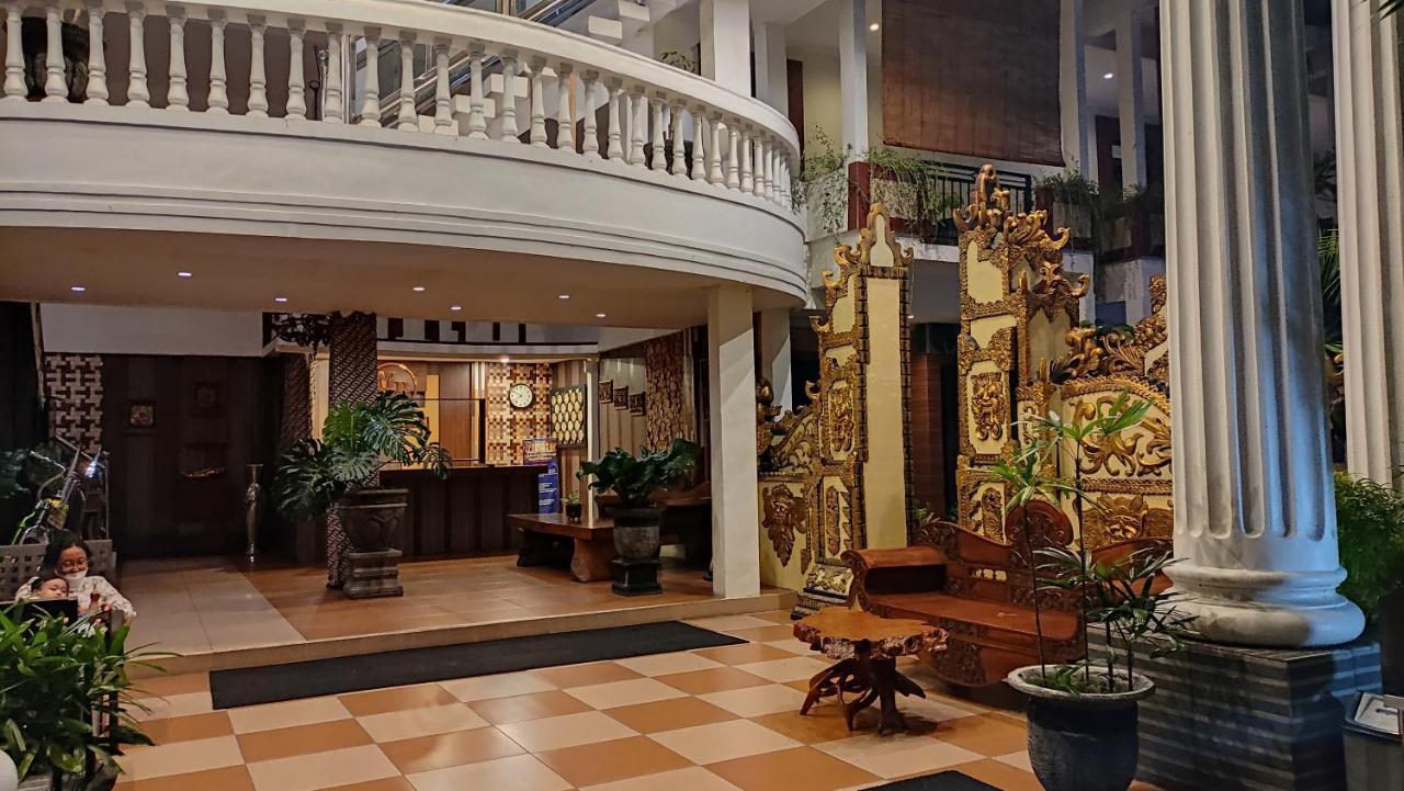 Mirabell Hotel & Convention Hall Malang Exteriér fotografie